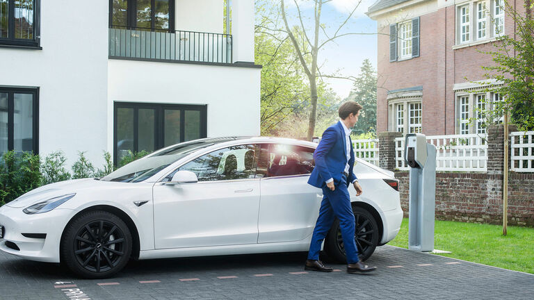 imageBig.0.properties.alternative