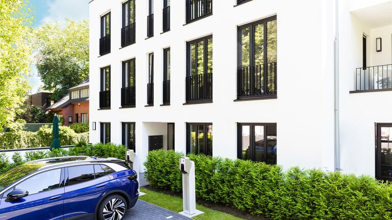 imageBig.0.properties.alternative